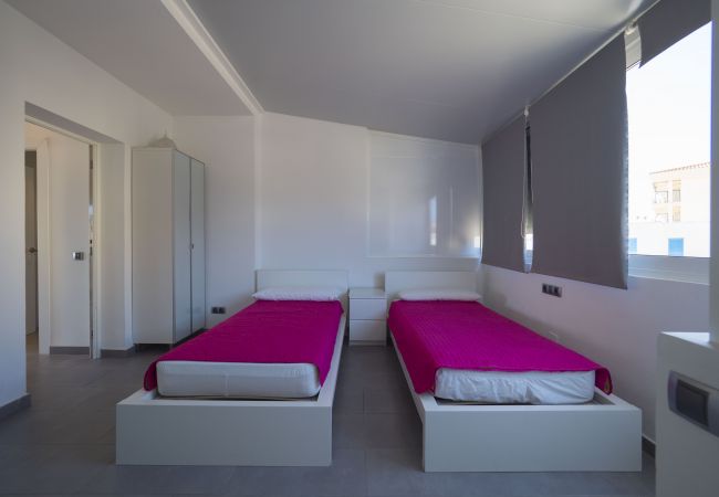 Ferienwohnung in Rosas / Roses - 132 Oasis B7 InmoSantos 2 Rooms Appartement Roses Ferienwohnung in Rosas / Roses - 132 Oasis B7 InmoSantos 2 Rooms Appartement Roses