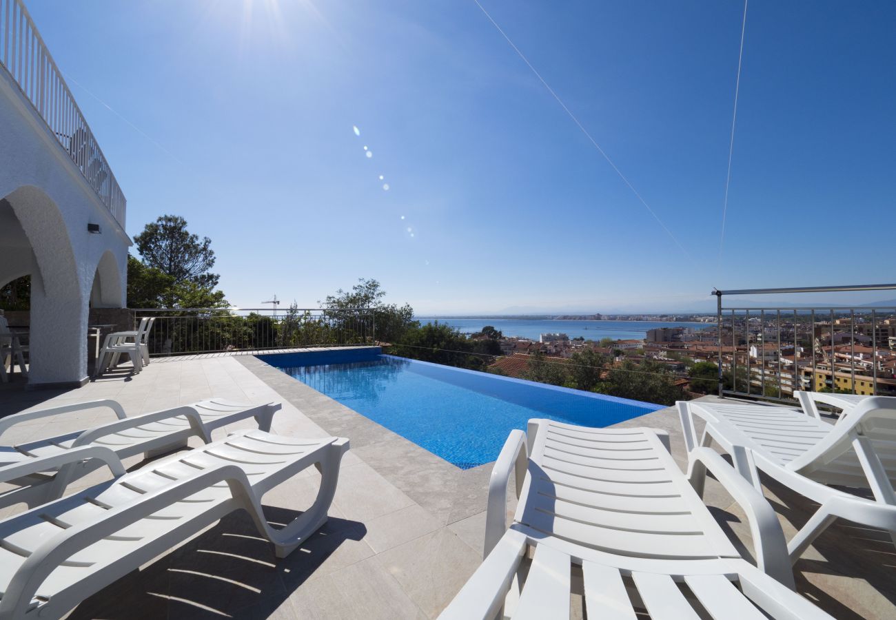 Chalet in Rosas / Roses - 402 CTordera InmoSantos 4 Rooms House Roses