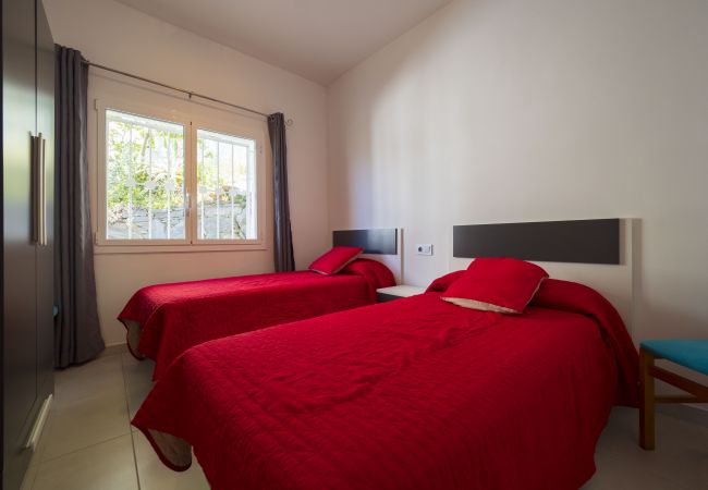 Chalet in Rosas / Roses - 402 CTordera InmoSantos 4 Rooms House Roses Chalet in Rosas / Roses - 402 CTordera InmoSantos 4 Rooms House Roses