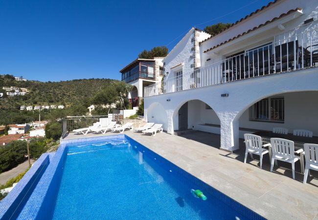 Chalet in Rosas / Roses - 402 CTordera InmoSantos 4 Rooms House Roses Chalet in Rosas / Roses - 402 CTordera InmoSantos 4 Rooms House Roses