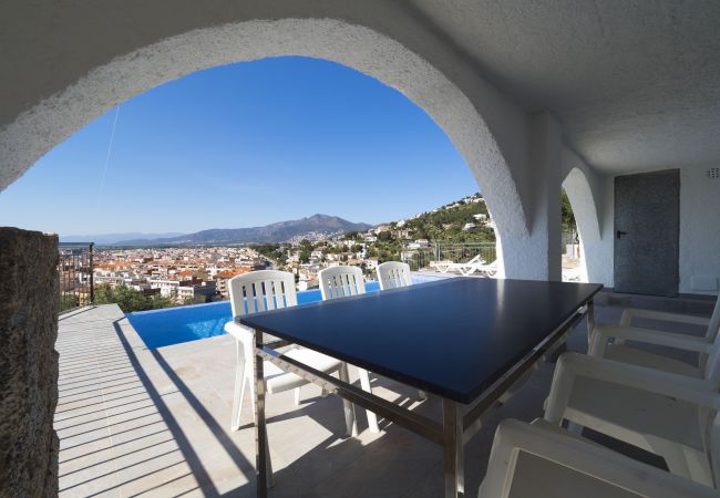 Chalet in Rosas / Roses - 402 CTordera InmoSantos 4 Rooms House Roses Chalet in Rosas / Roses - 402 CTordera InmoSantos 4 Rooms House Roses