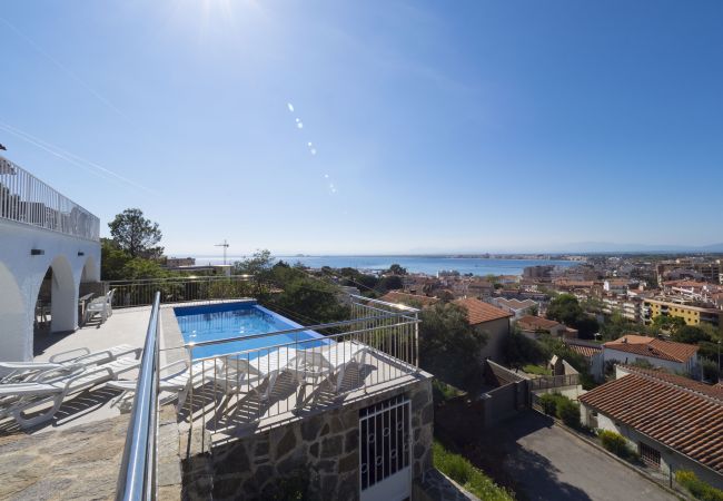 Chalet in Rosas / Roses - 402 CTordera InmoSantos 4 Rooms House Roses Chalet in Rosas / Roses - 402 CTordera InmoSantos 4 Rooms House Roses