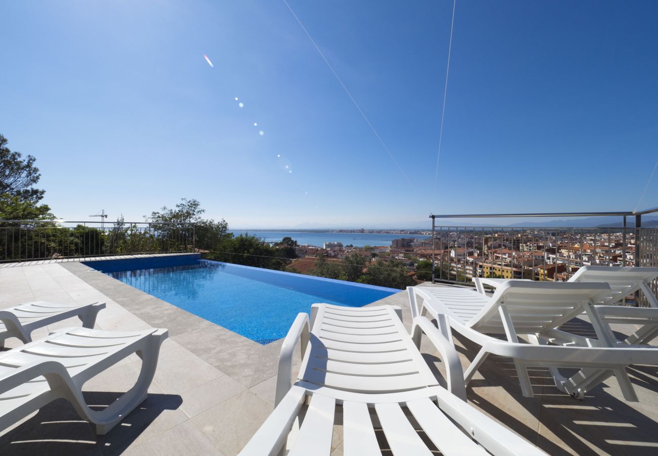 Chalet in Rosas / Roses - 402 CTordera InmoSantos 4 Rooms House Roses Chalet in Rosas / Roses - 402 CTordera InmoSantos 4 Rooms House Roses