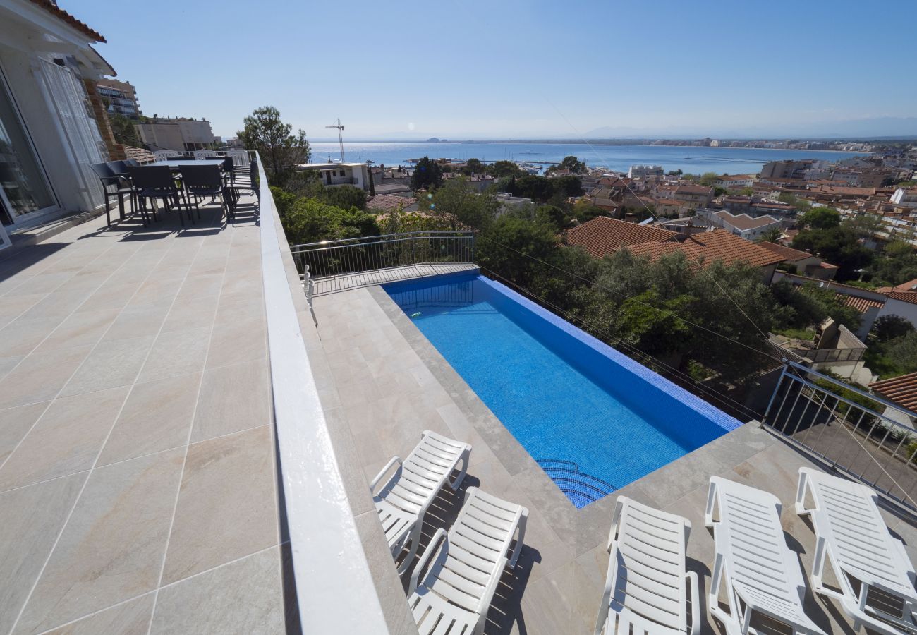 Chalet in Rosas / Roses - 402 CTordera InmoSantos 4 Rooms House Roses Chalet in Rosas / Roses - 402 CTordera InmoSantos 4 Rooms House Roses