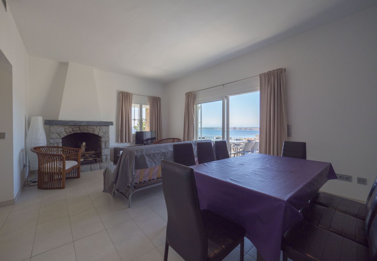 Chalet in Rosas / Roses - 402 CTordera InmoSantos 4 Rooms House Roses Chalet in Rosas / Roses - 402 CTordera InmoSantos 4 Rooms House Roses