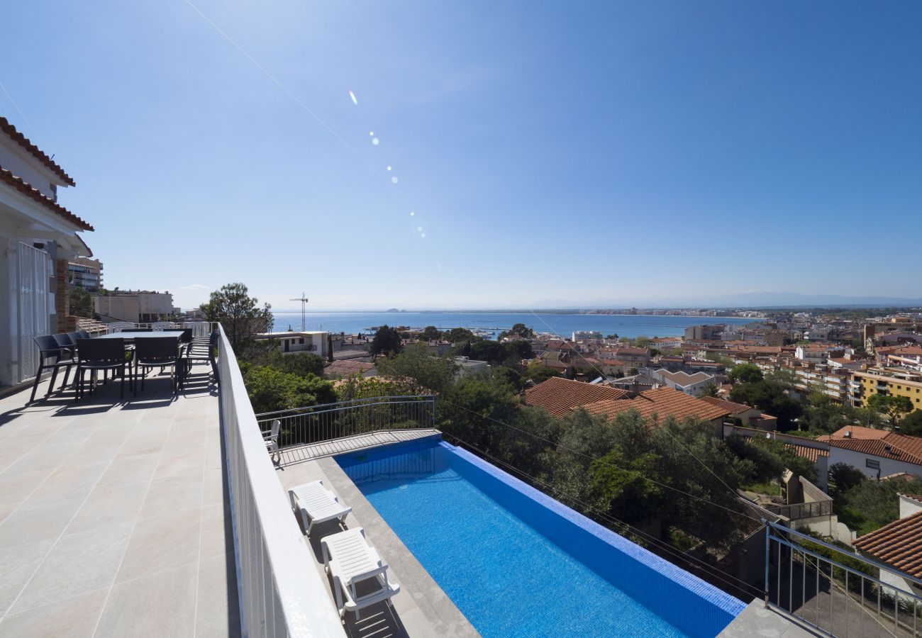 Chalet in Rosas / Roses - 402 CTordera InmoSantos 4 Rooms House Roses Chalet in Rosas / Roses - 402 CTordera InmoSantos 4 Rooms House Roses